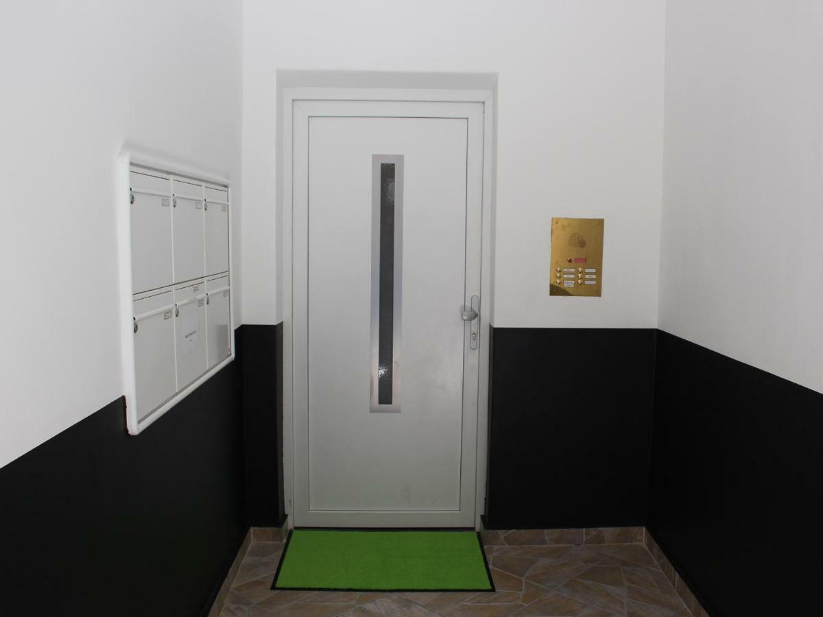 120 Qm. Noblehome Фюрт Экстерьер фото